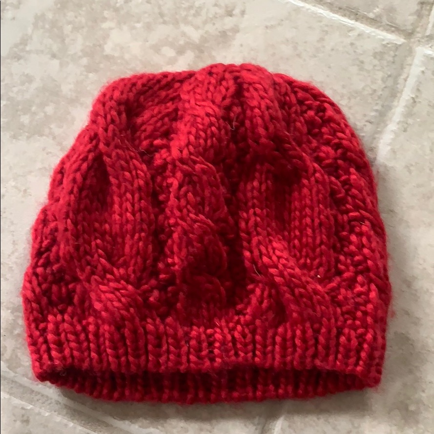 Red Cable Hat